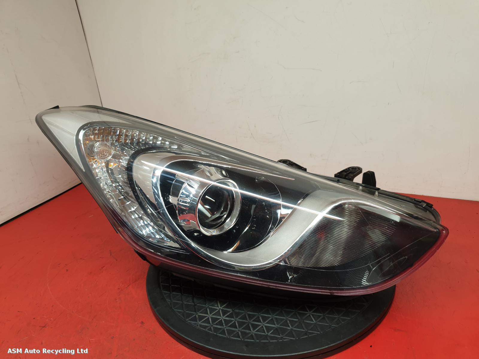 View Auto part R Headlamp Hyundai I30 2014