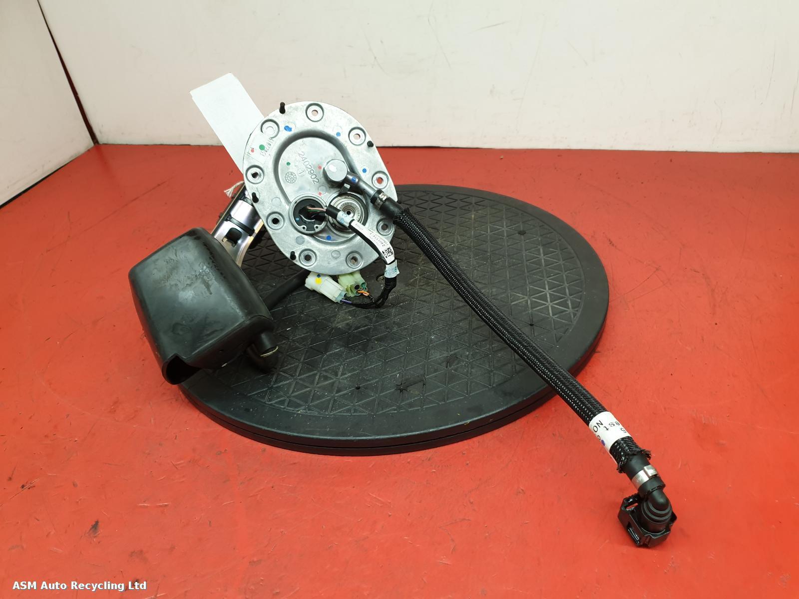 View Auto part Fuel Pump Triumph Scrambler 2020