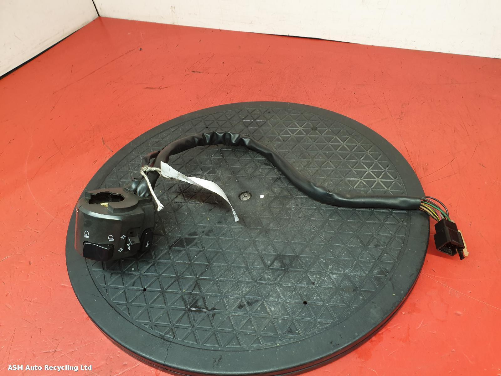 View Auto part LH Switch Gear Kawasaki Zx6 R 2000