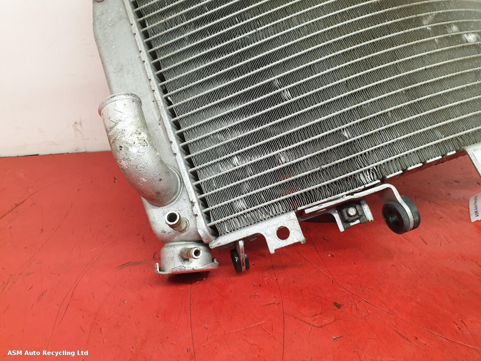 View Auto part Radiator Kawasaki Zx6 R 2000