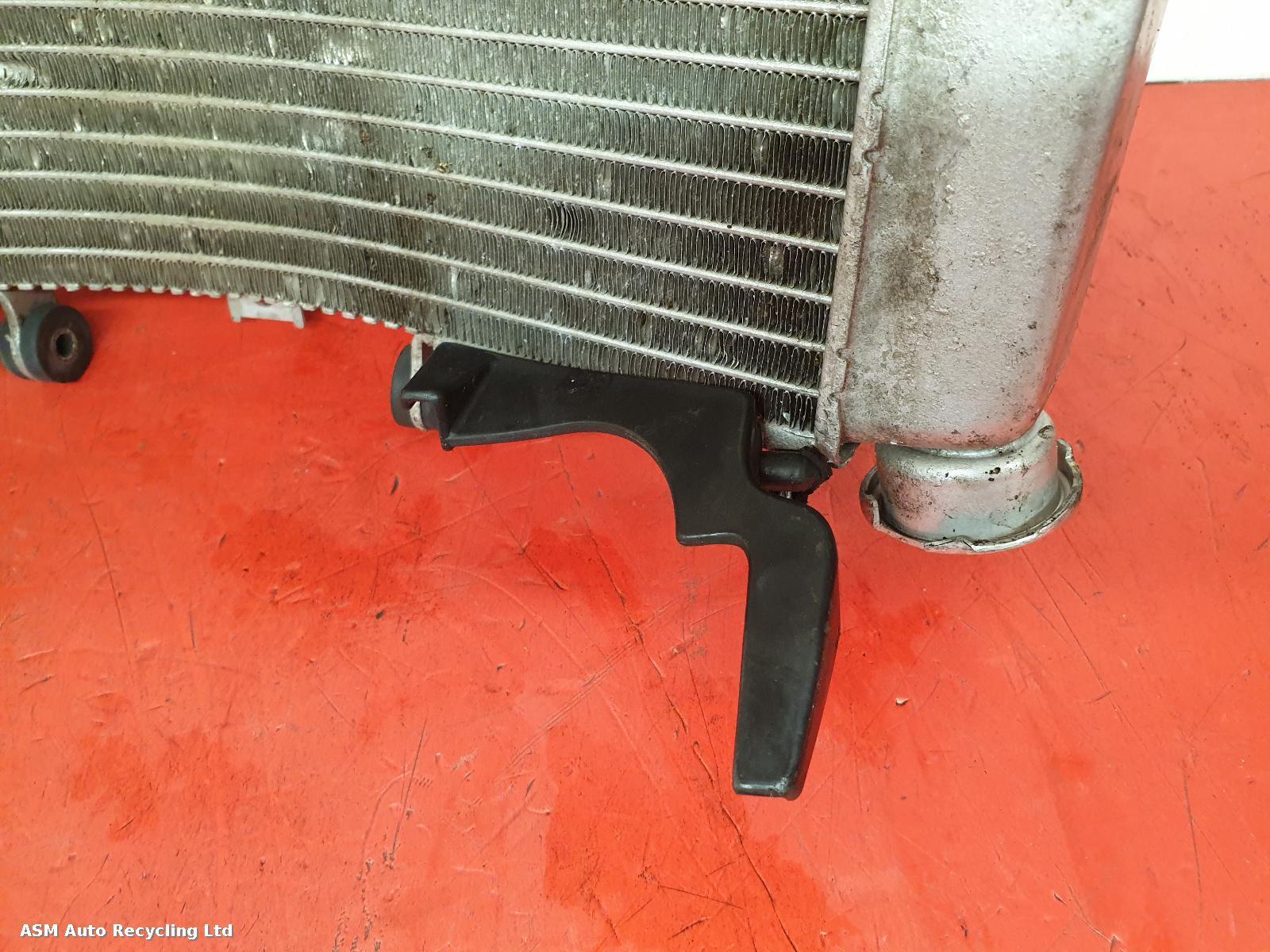 View Auto part Radiator Kawasaki Zx6 R 2000