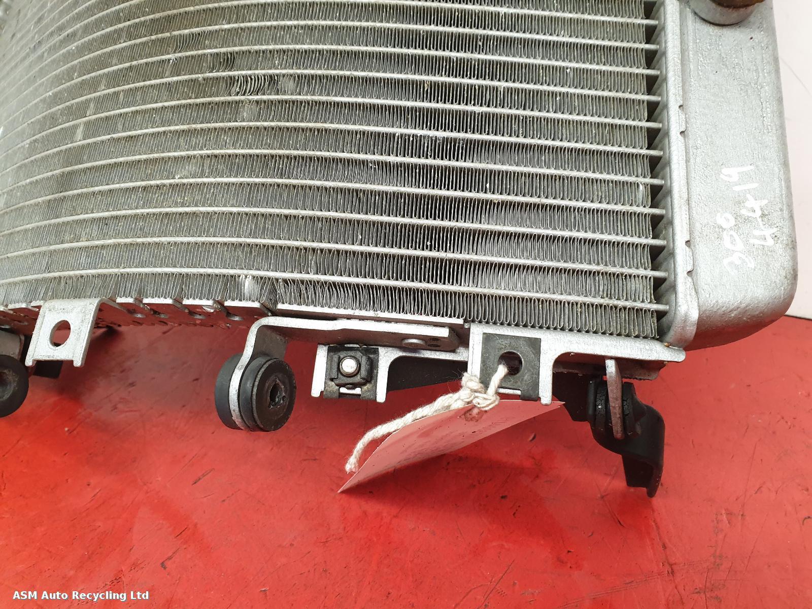 View Auto part Radiator Kawasaki Zx6 R 2000