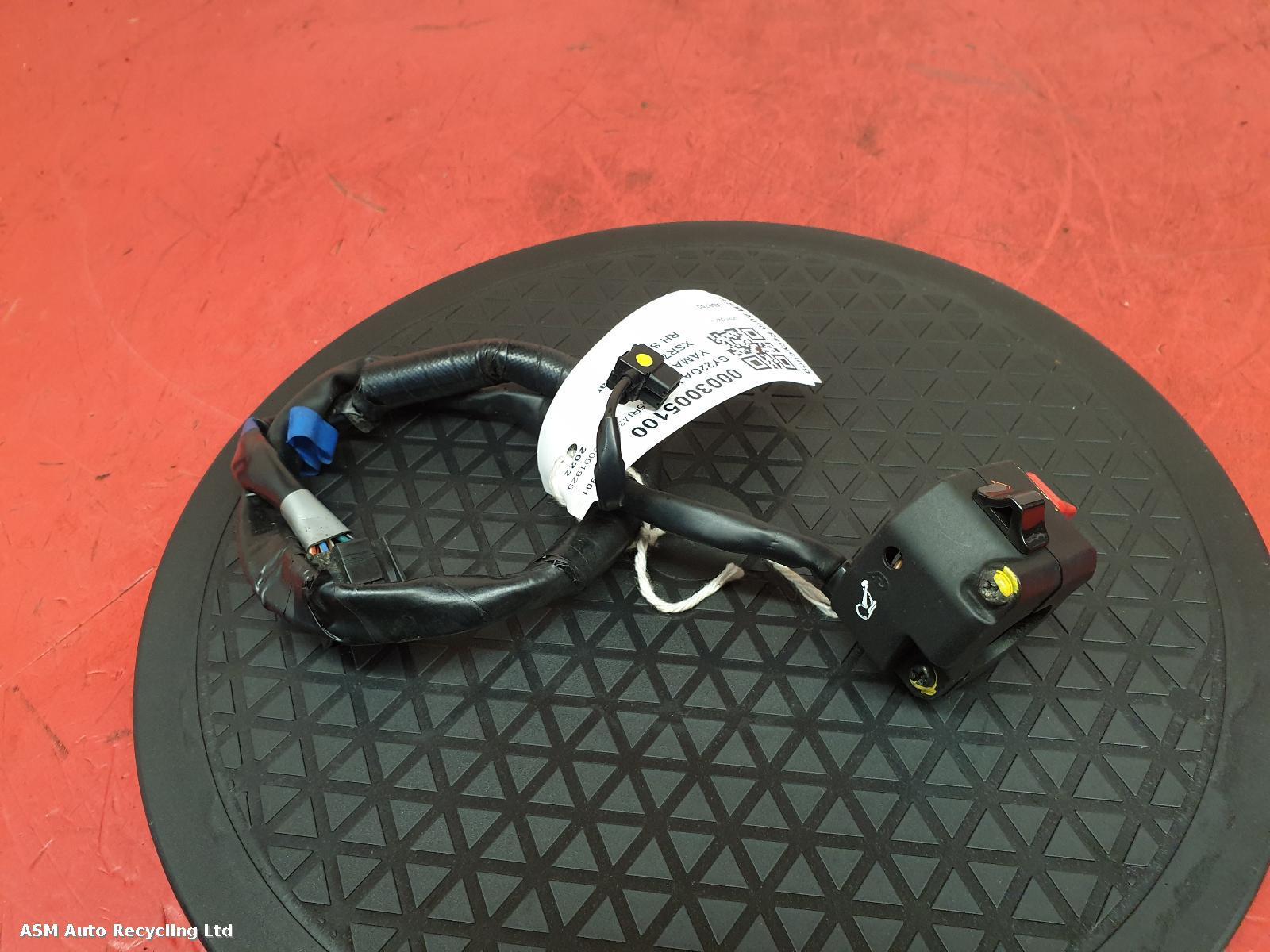 View Auto part RH Switch Gear Yamaha Xsr700 2022