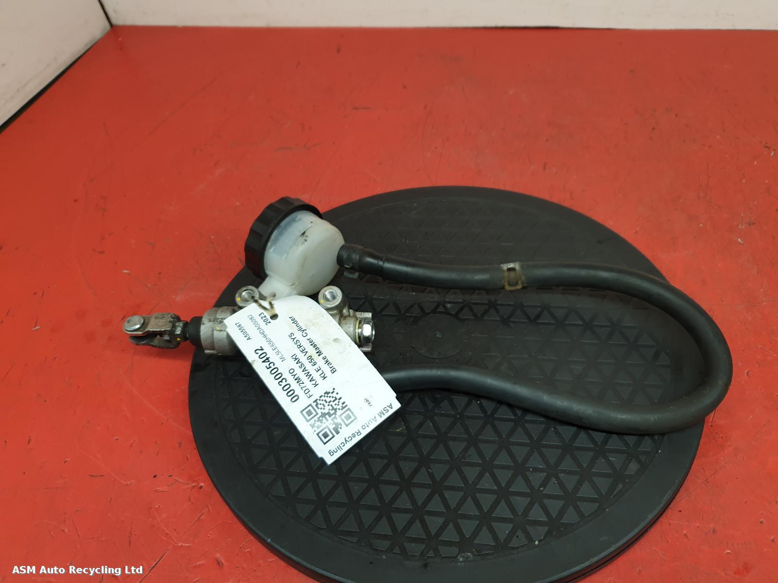 View Auto part Master Cylinder Kawasaki Kle 650 Versys 2023