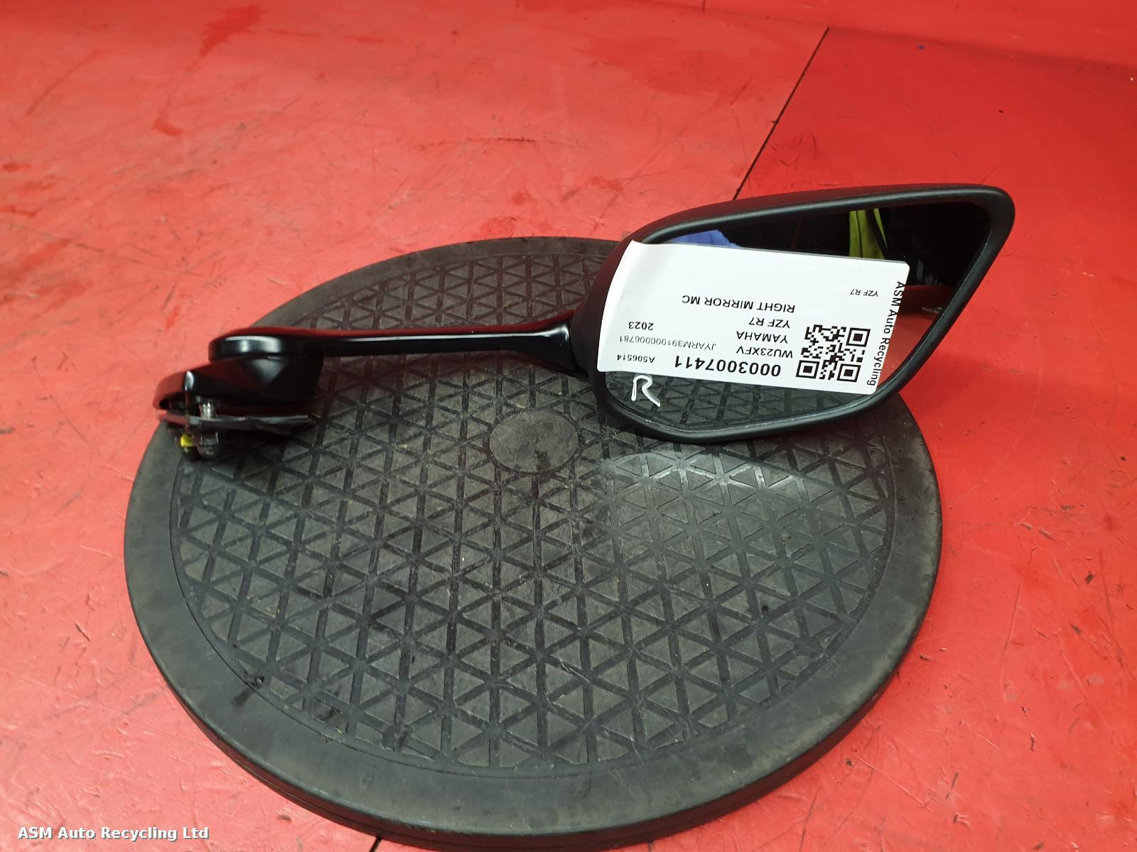 View Auto part Right Mirror Yamaha Yzf R7 2023