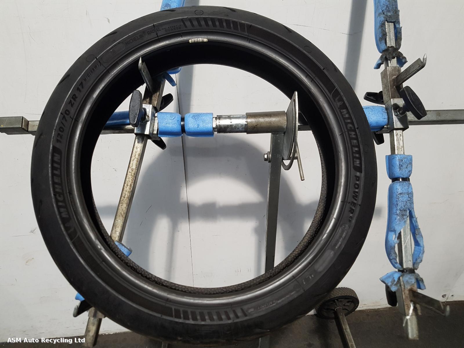 View Auto part Tyre Yamaha Yzf R7 2023