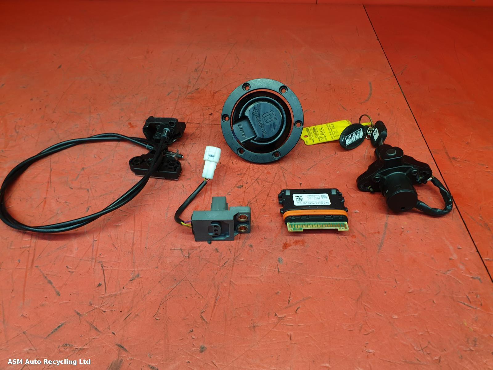 View Auto part Comp.Lock Set + Keys Husqvarna Svartpilen 125 2022