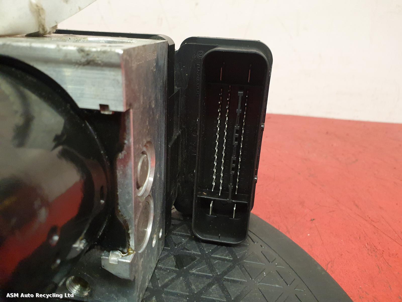 View Auto part ABS Pump/Modulator Volvo V70 2012