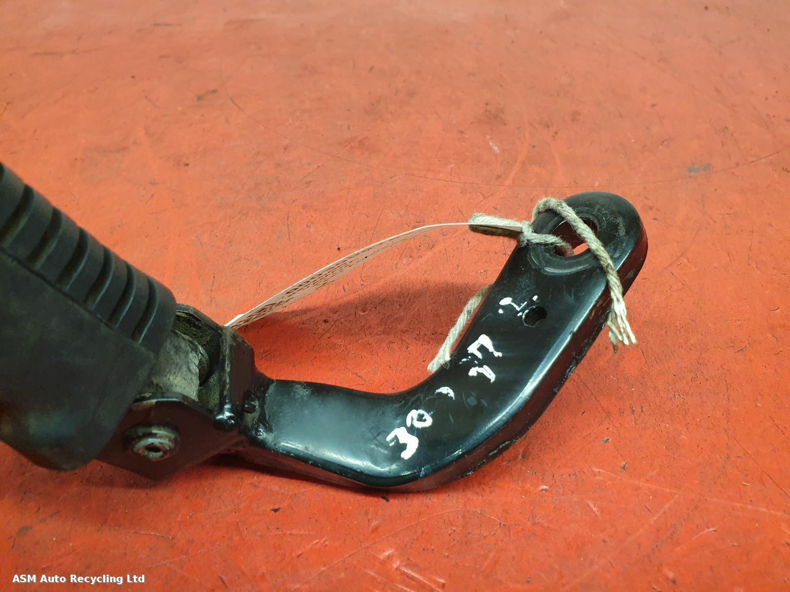 View Auto part Left Footrest Yamaha Sr 125 1998