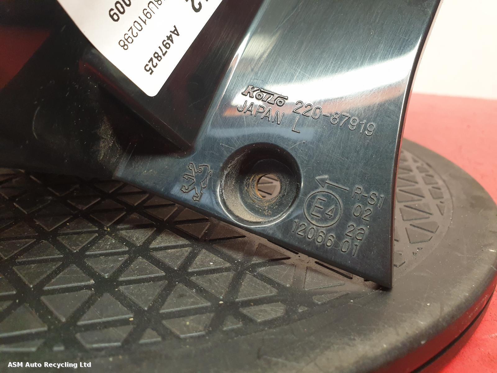 View Auto part L Taillight Peugeot 4007 2009