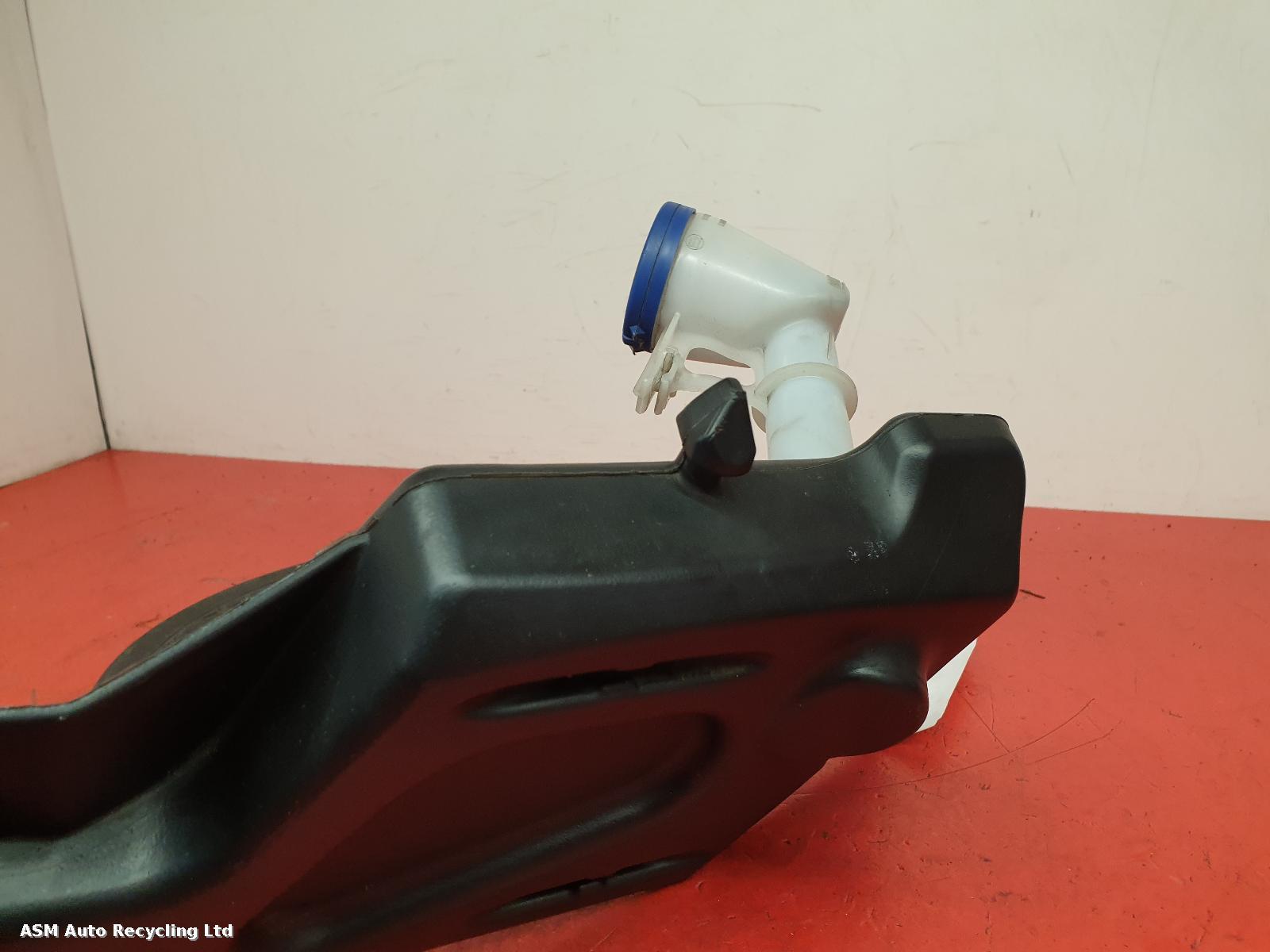 View Auto part Washer Bottle Citroen C4 Picasso 2015