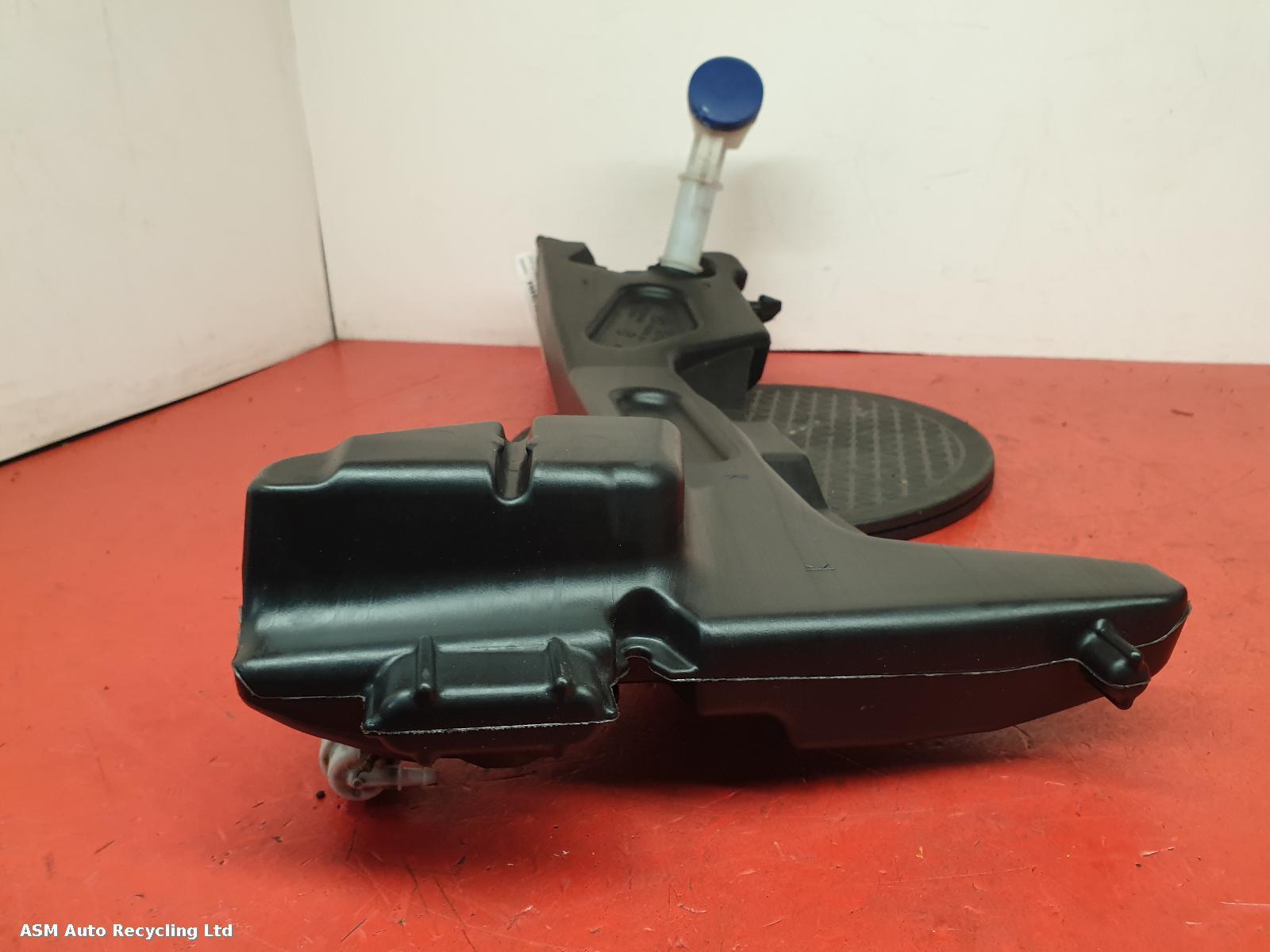 View Auto part Washer Bottle Citroen C4 Picasso 2015
