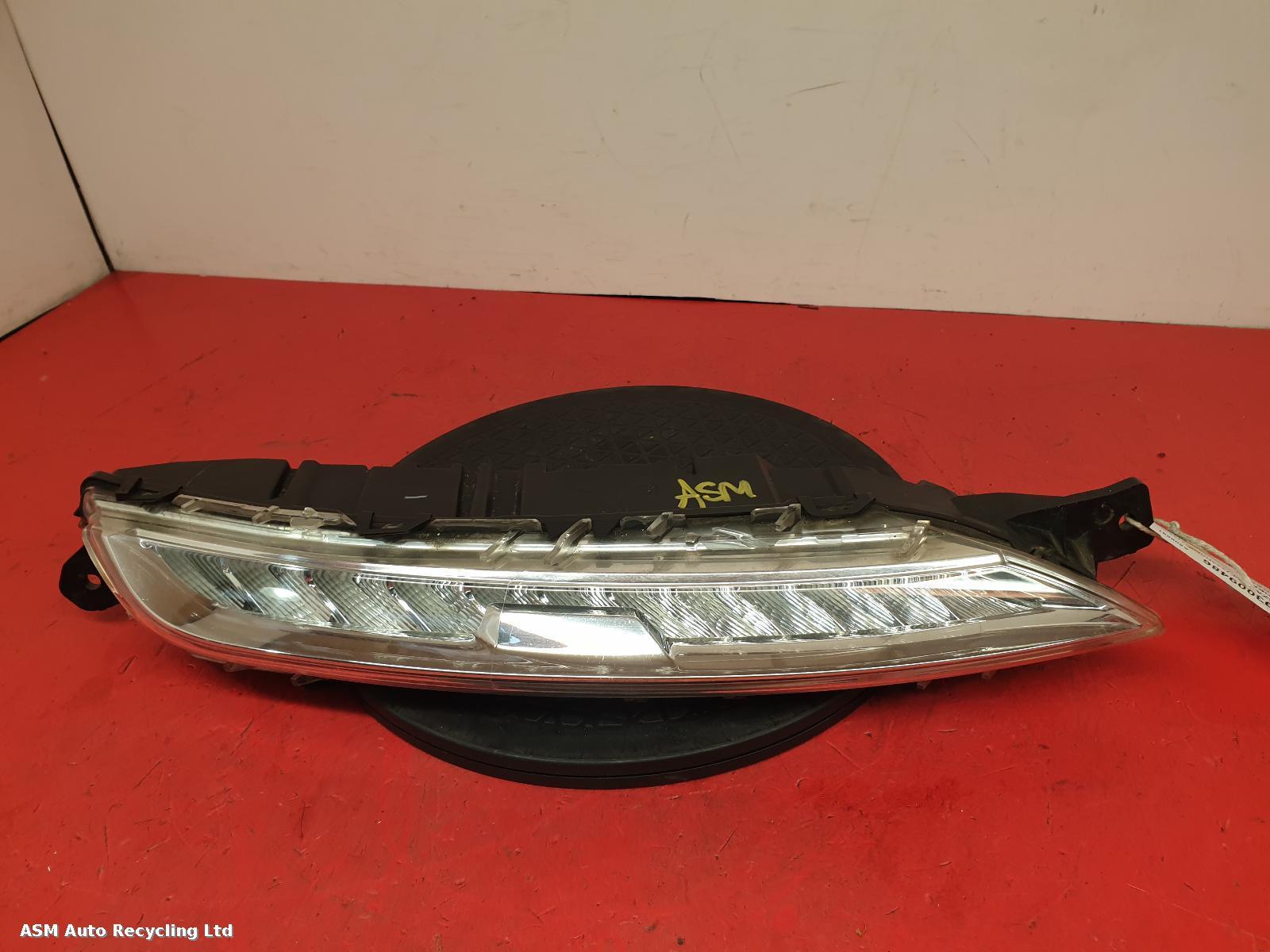 View Auto part R Sidelight/Daytime Running Light (DRL) Citroen C4 Picasso 2015