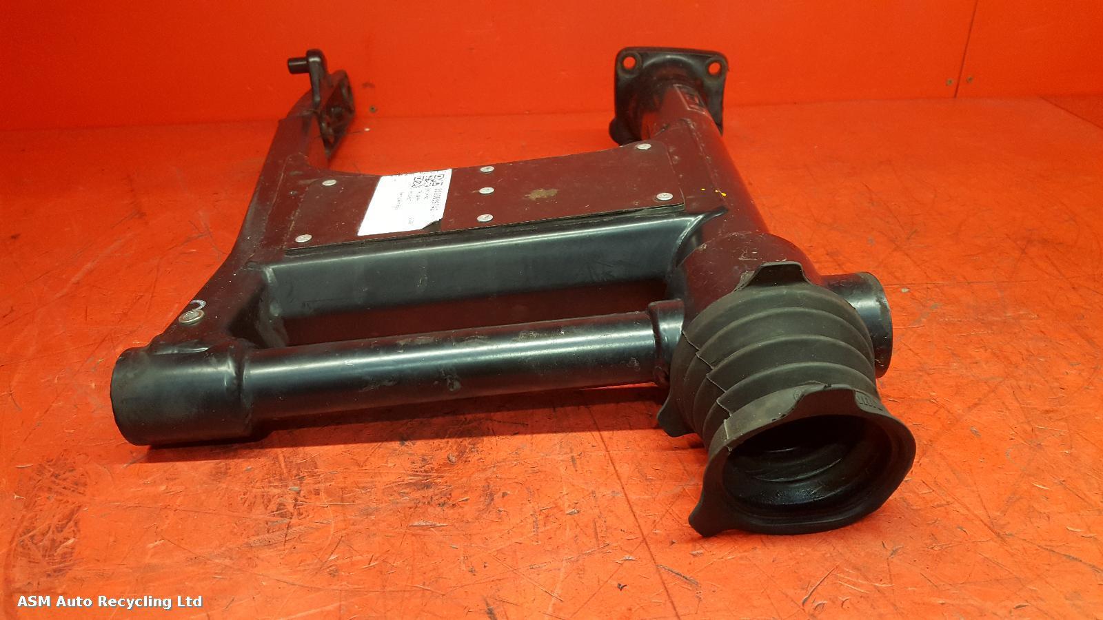 View Auto part Swing Arm Triumph Rocket 2009