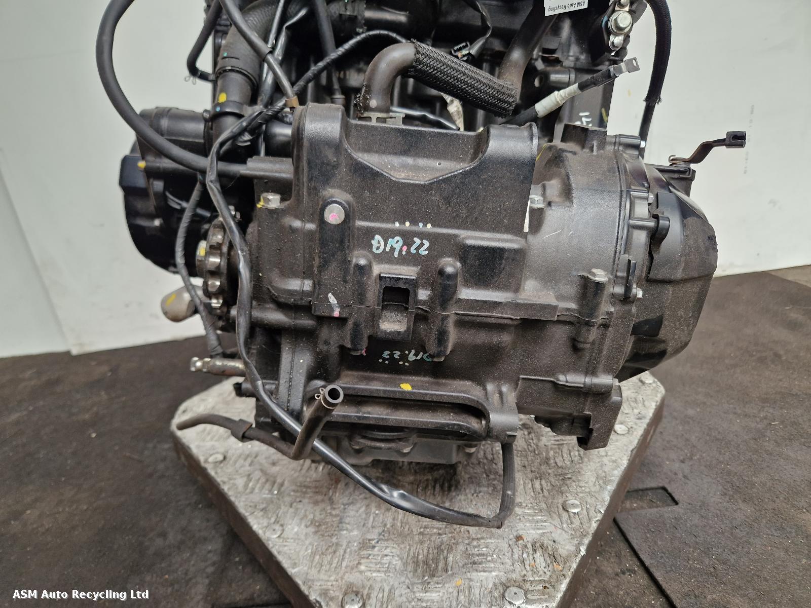 View Auto part Engine Kawasaki Z900 Rs 2018