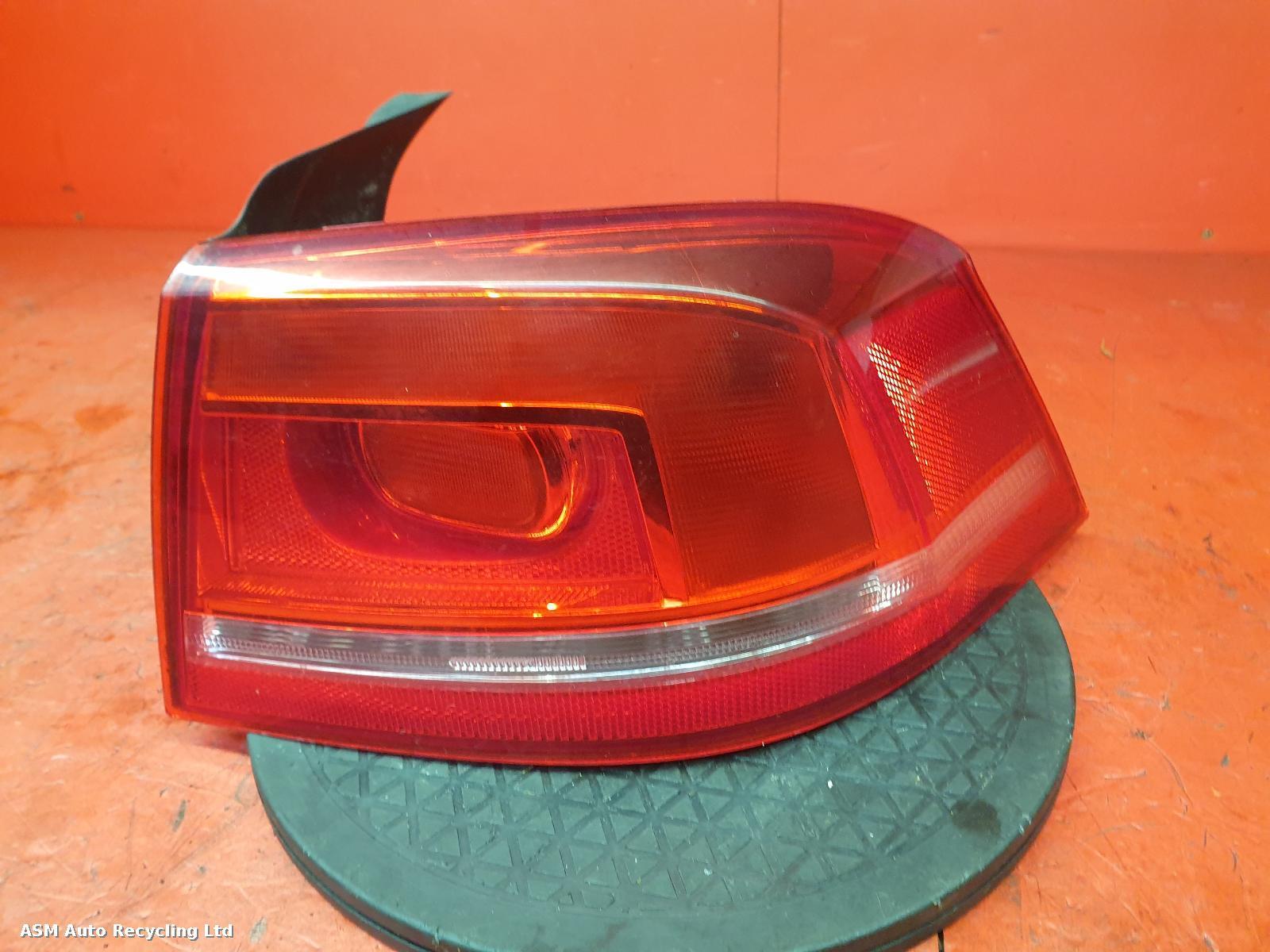 View Auto part R Taillight Volkswagen Passat 2013