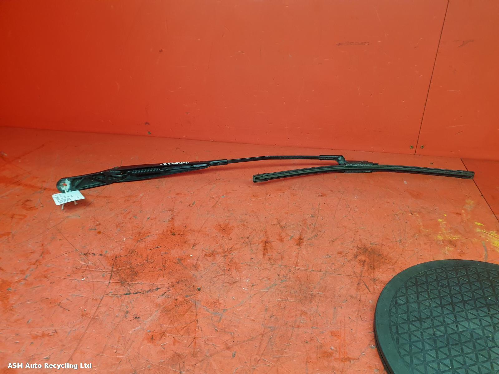 View Auto part Wiper Arm Volkswagen Passat 2013