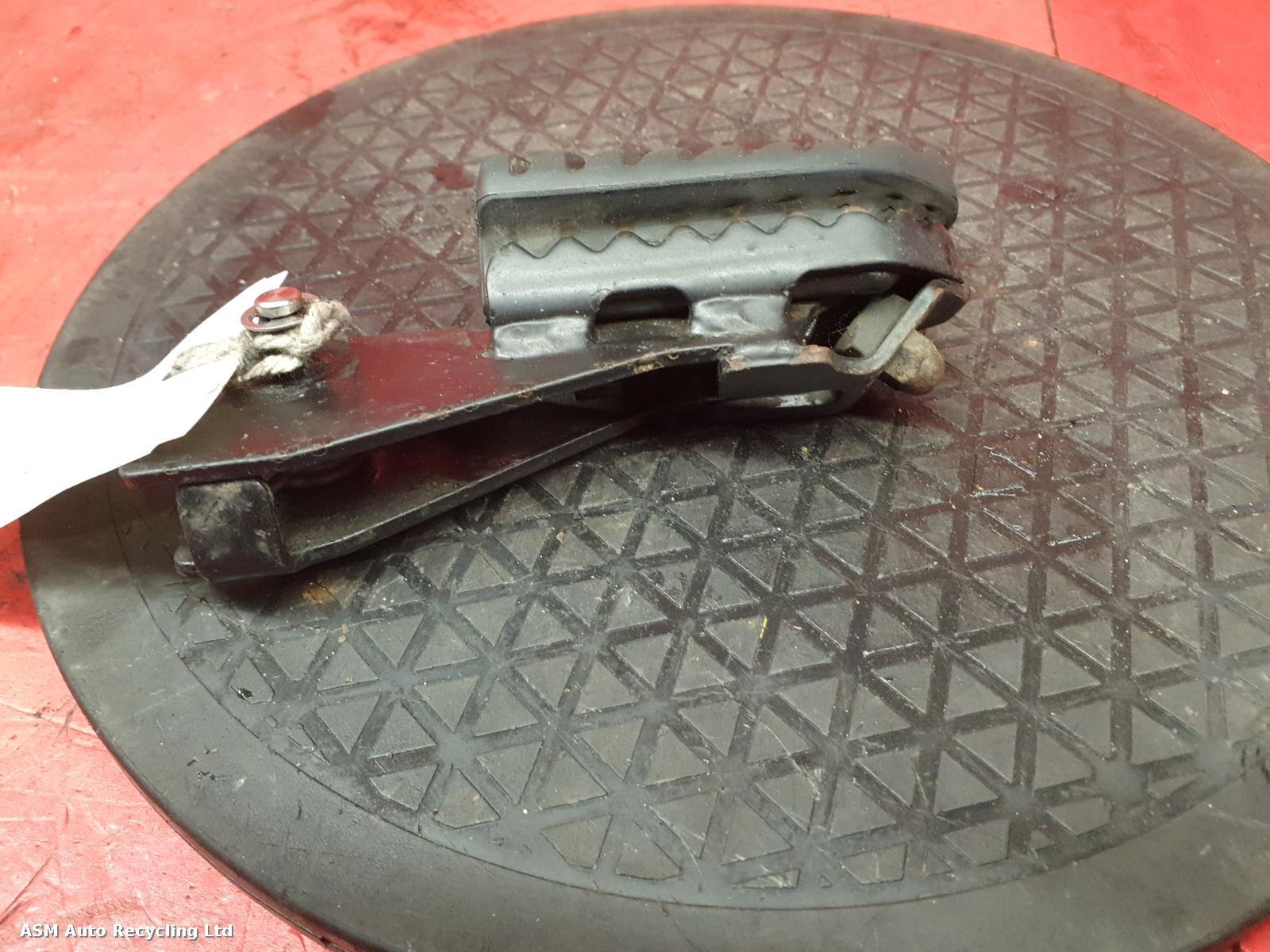 View Auto part Footpeg Triumph Tiger 800 2014