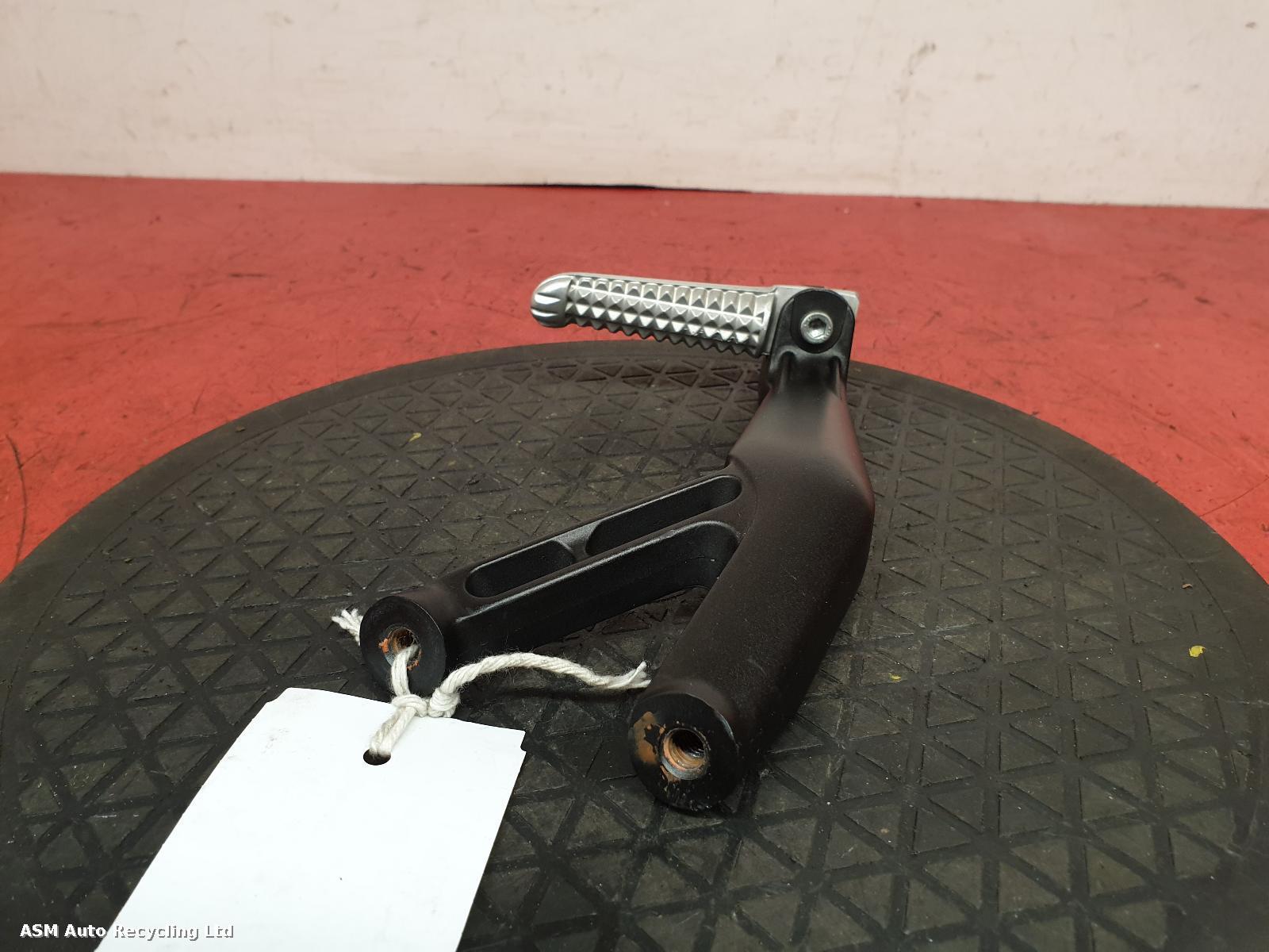 View Auto part Left Footrest Yamaha Yzf R1 2017