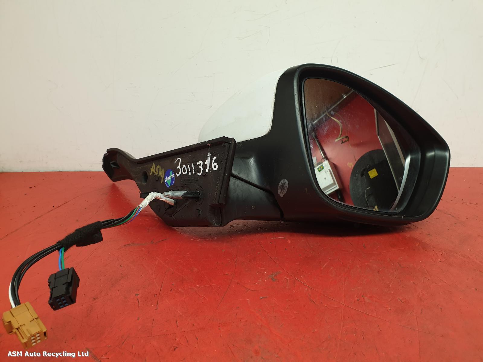 View Auto part R Door Mirror Peugeot 2008 2015