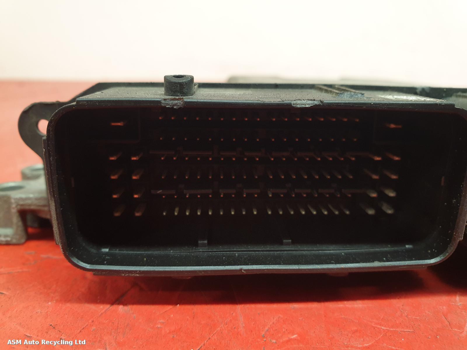 View Auto part ECU Peugeot 2008 2015