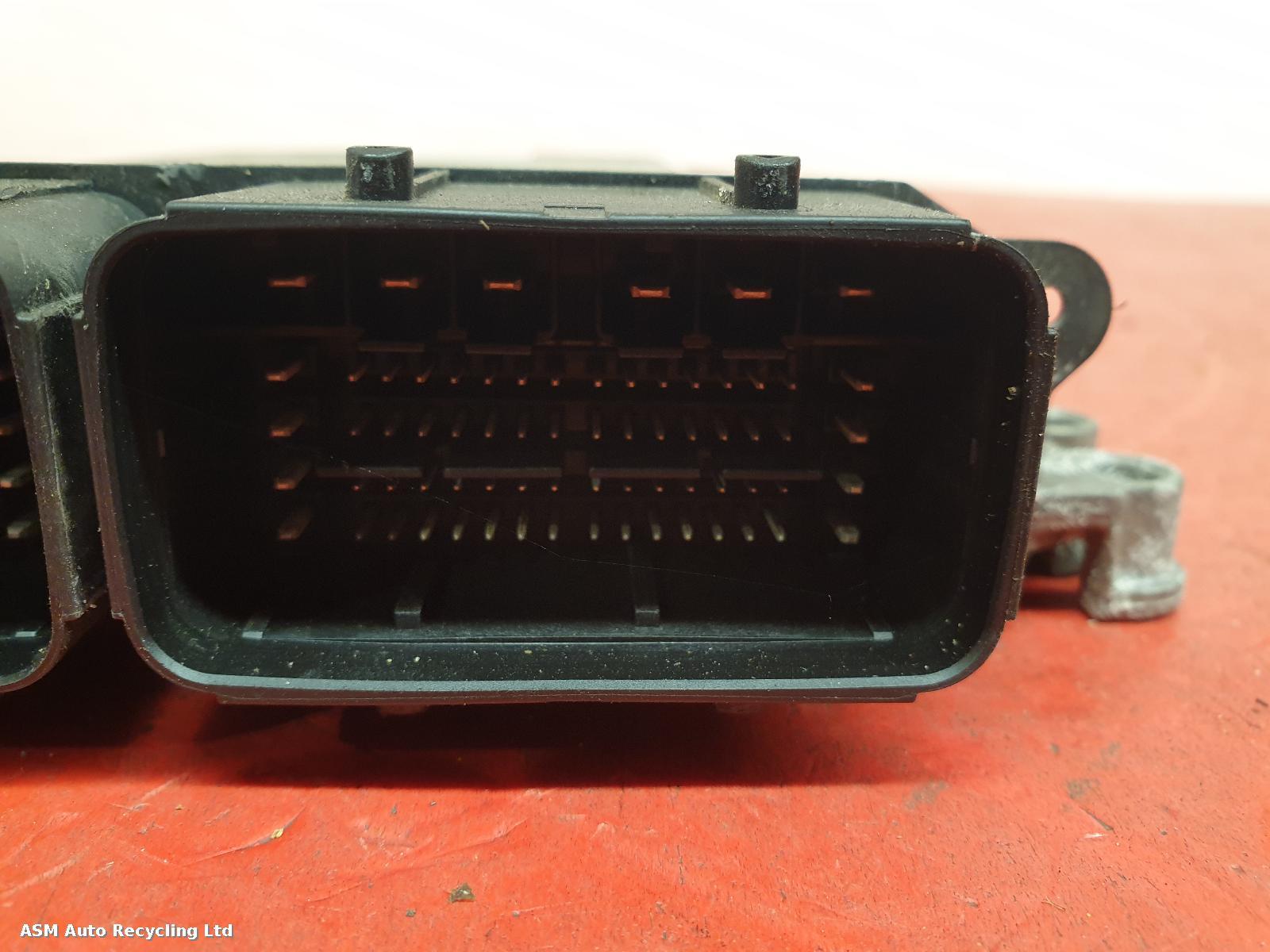 View Auto part ECU Peugeot 2008 2015