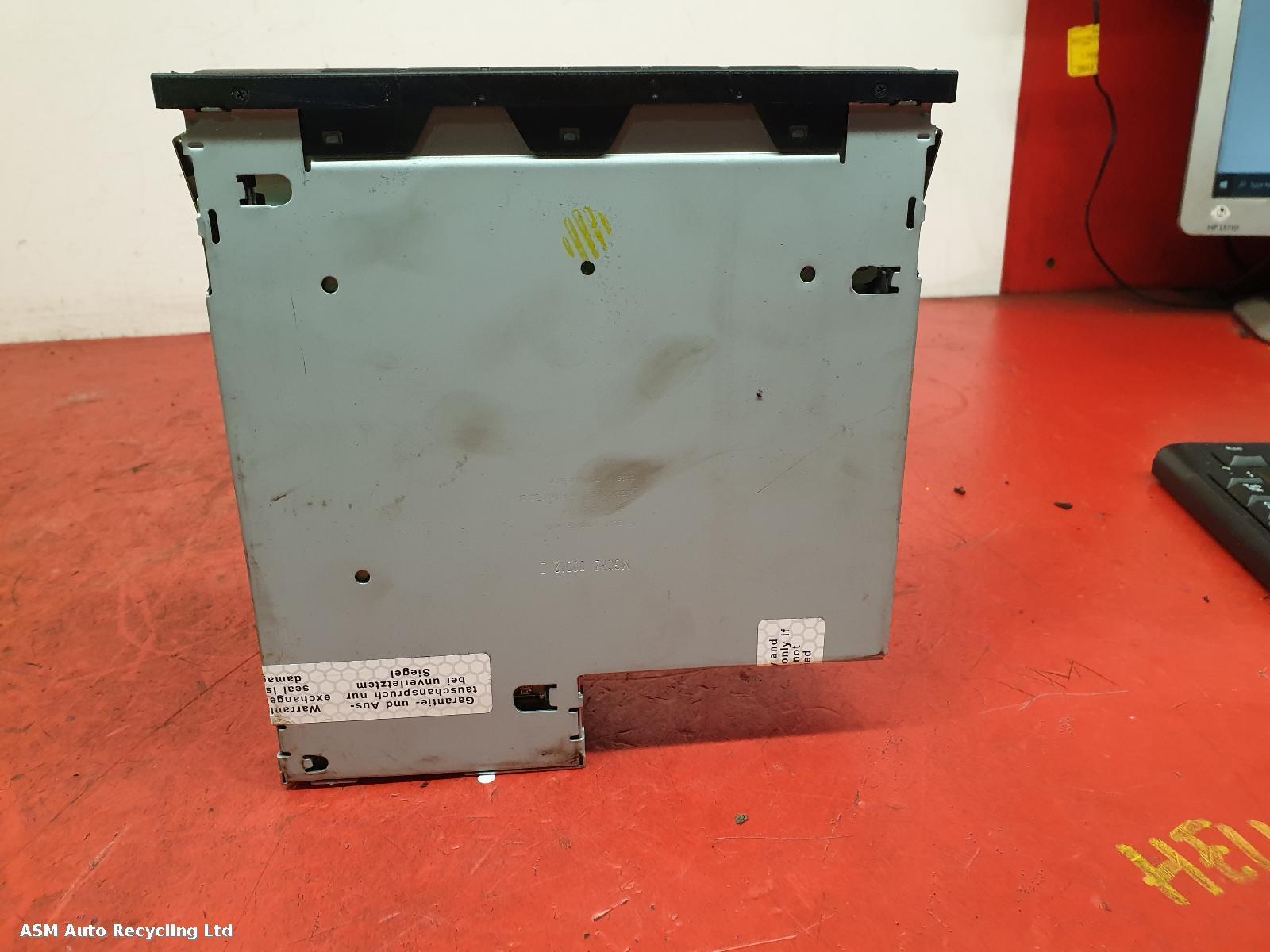 View Auto part CD Changer Audi A5 2009