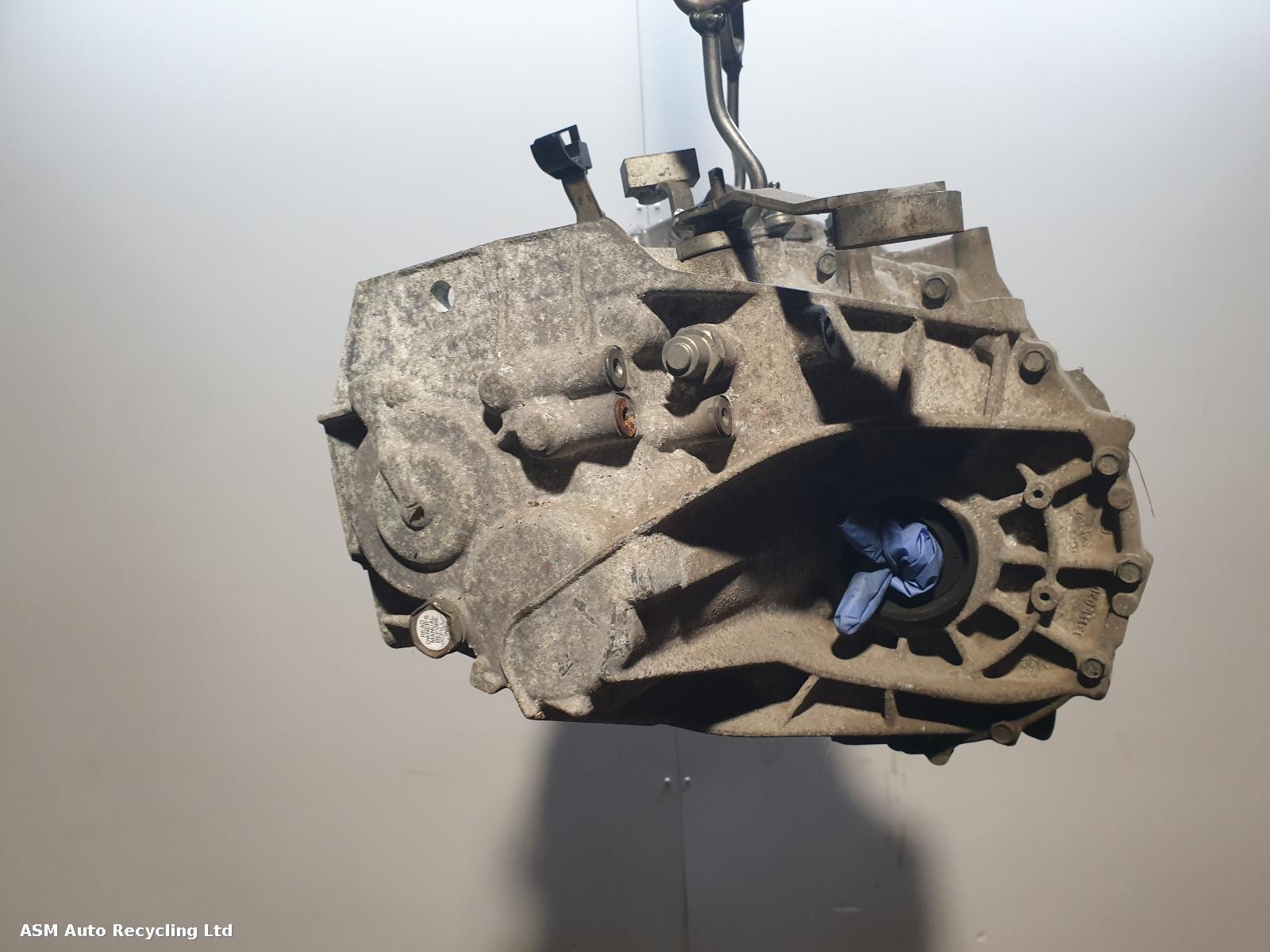 View Auto part Gearbox Toyota Yaris 2015