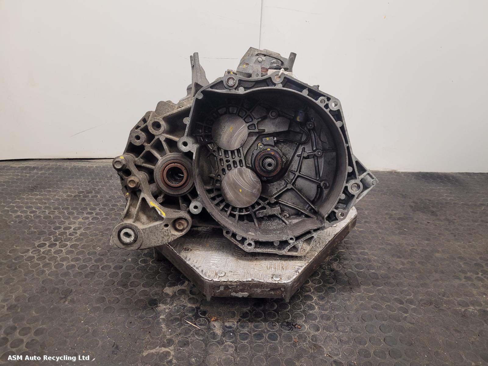 View Auto part Gearbox Vauxhall Astra 2016