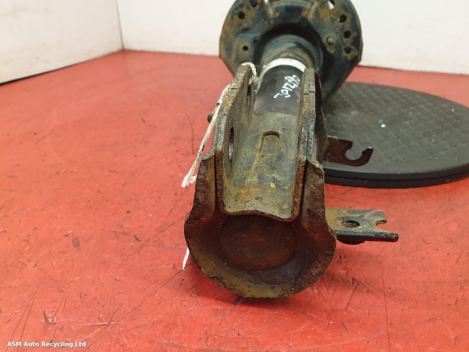 2018 Suzuki Vitara RF Strut View Auto part RF Strut Suzuki Vitara 2018