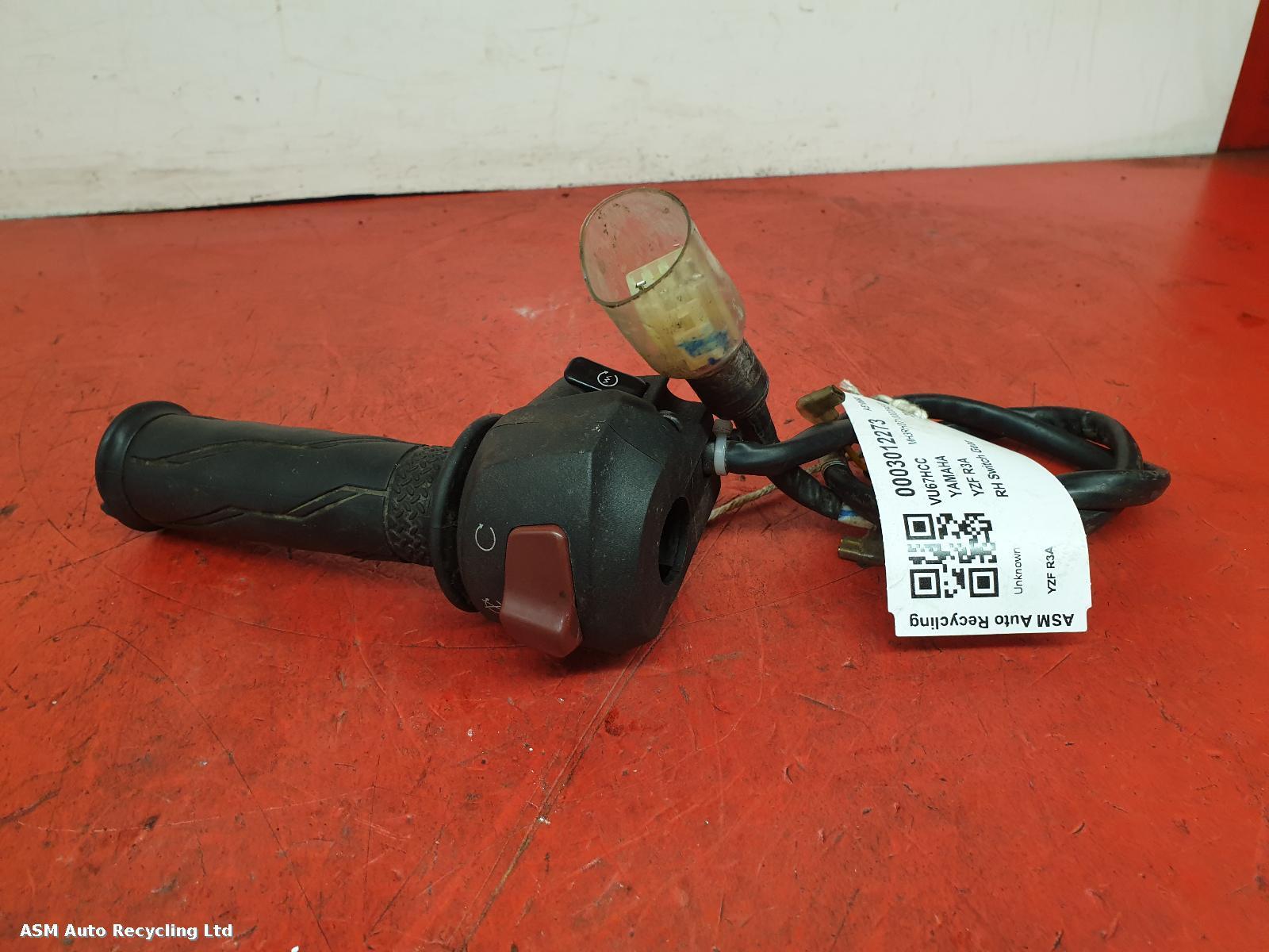 View Auto part RH Switch Gear Yamaha Yzf R3a 2017