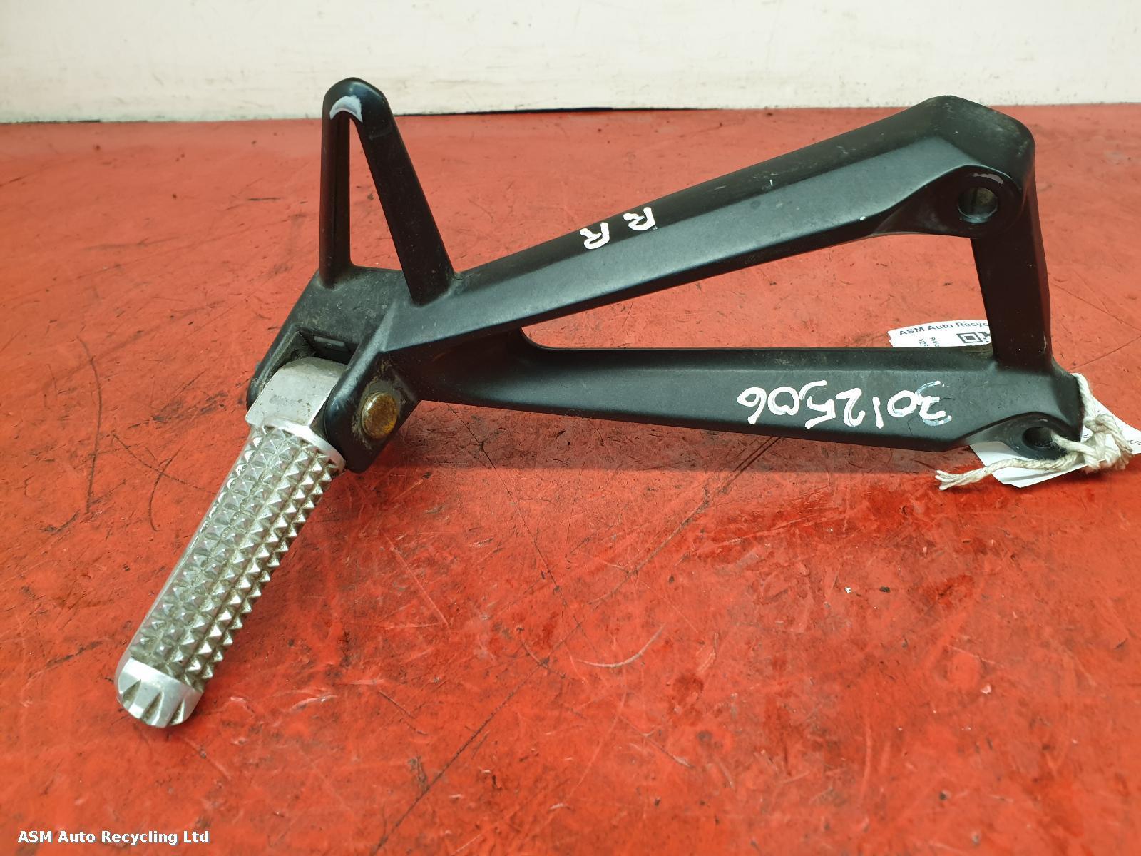 View Auto part Footpeg Yamaha Yzf R3a 2017