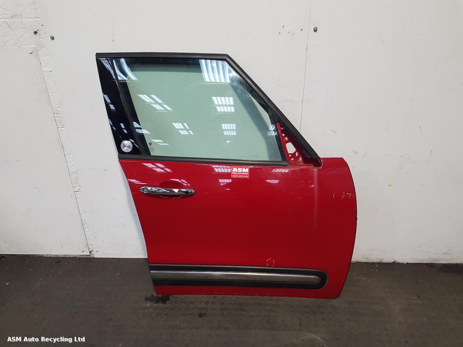 View Auto part R Front Door Fiat 500l 2014