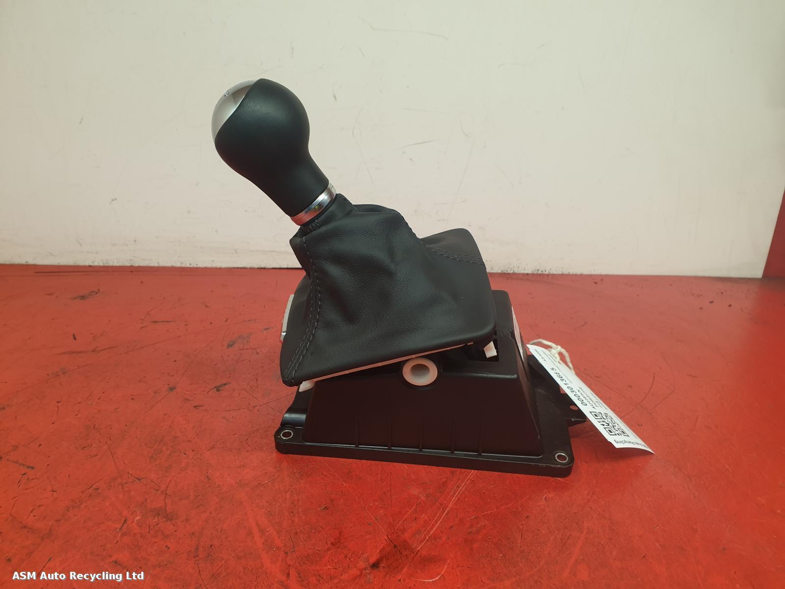 View Auto part Gear Stick/Shifter Porsche 718 2022