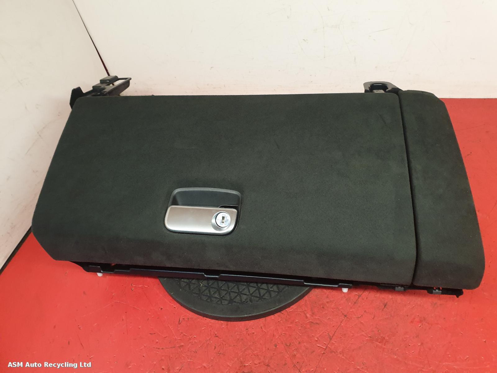 View Auto part Glove Box Porsche 718 2022