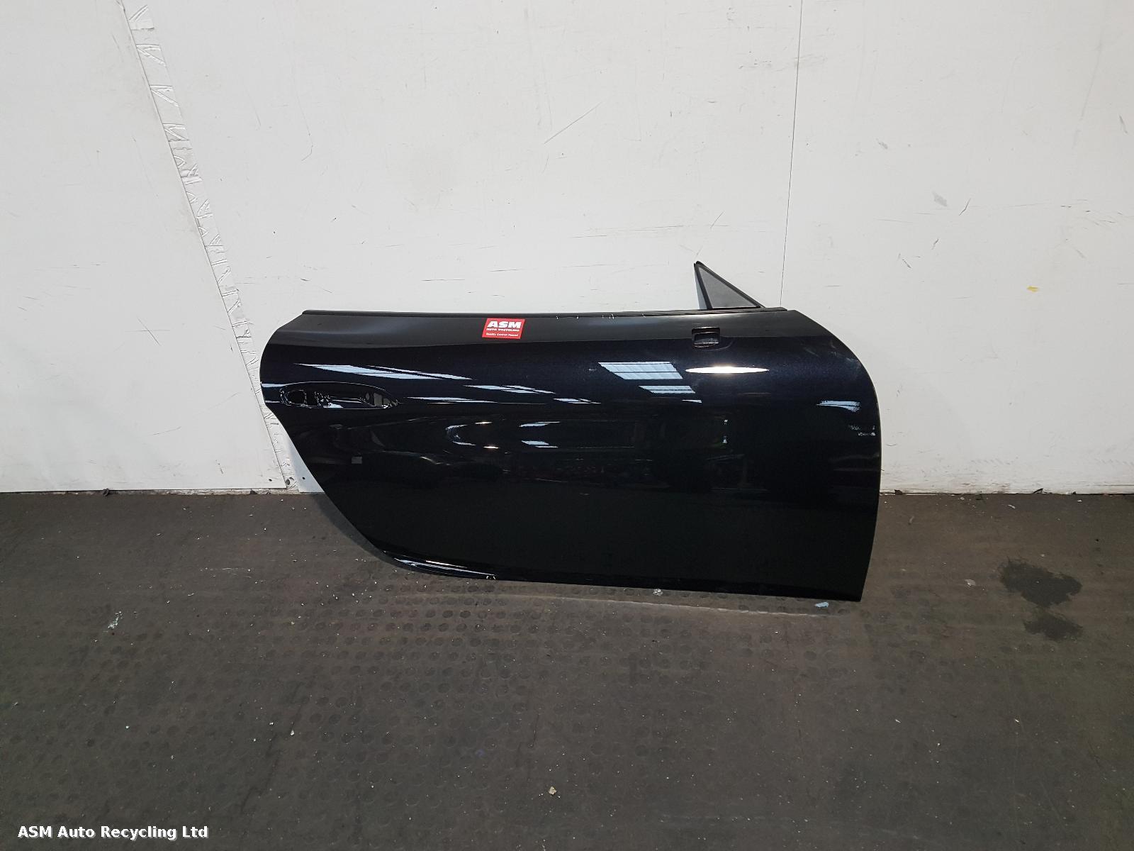 View Auto part R Front Door Porsche 718 2022