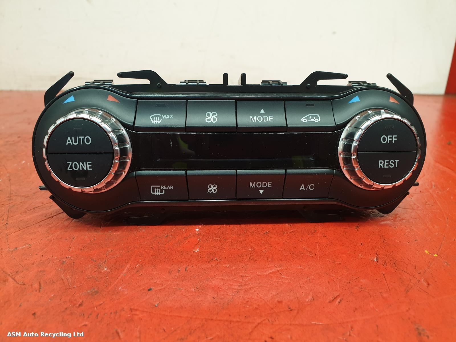 View Auto part Heater/AC Controller Mercedes A Class 2018