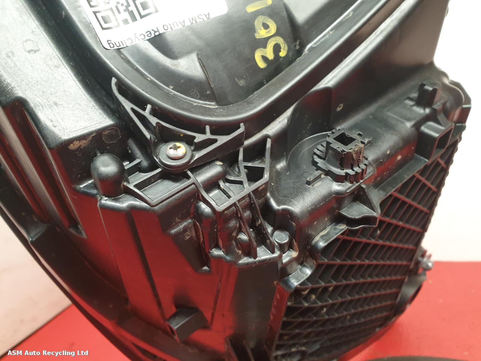 View Auto part L Headlamp Porsche 718 2022