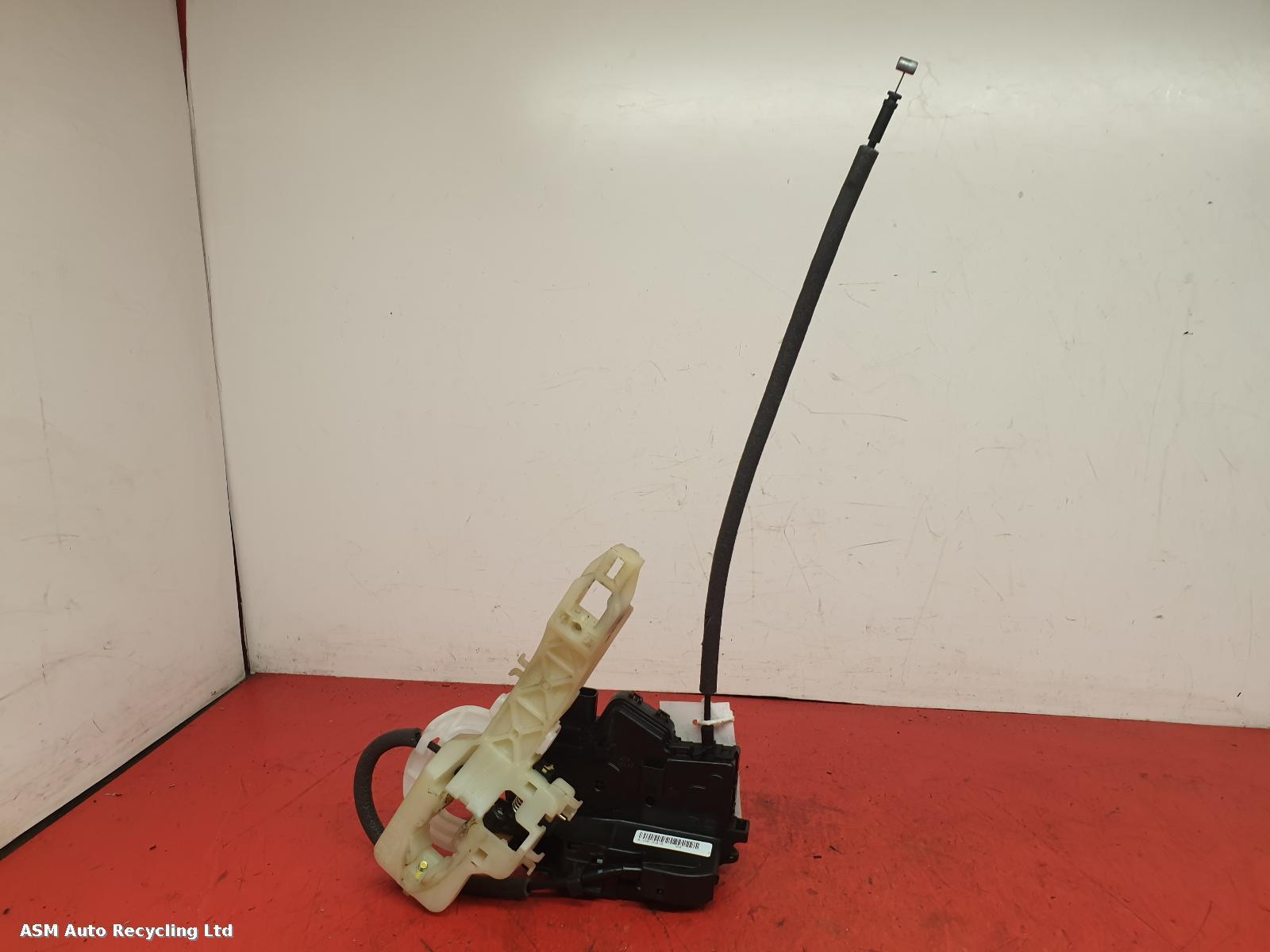 View Auto part Door Lock Assembly Kia Sportage 2013