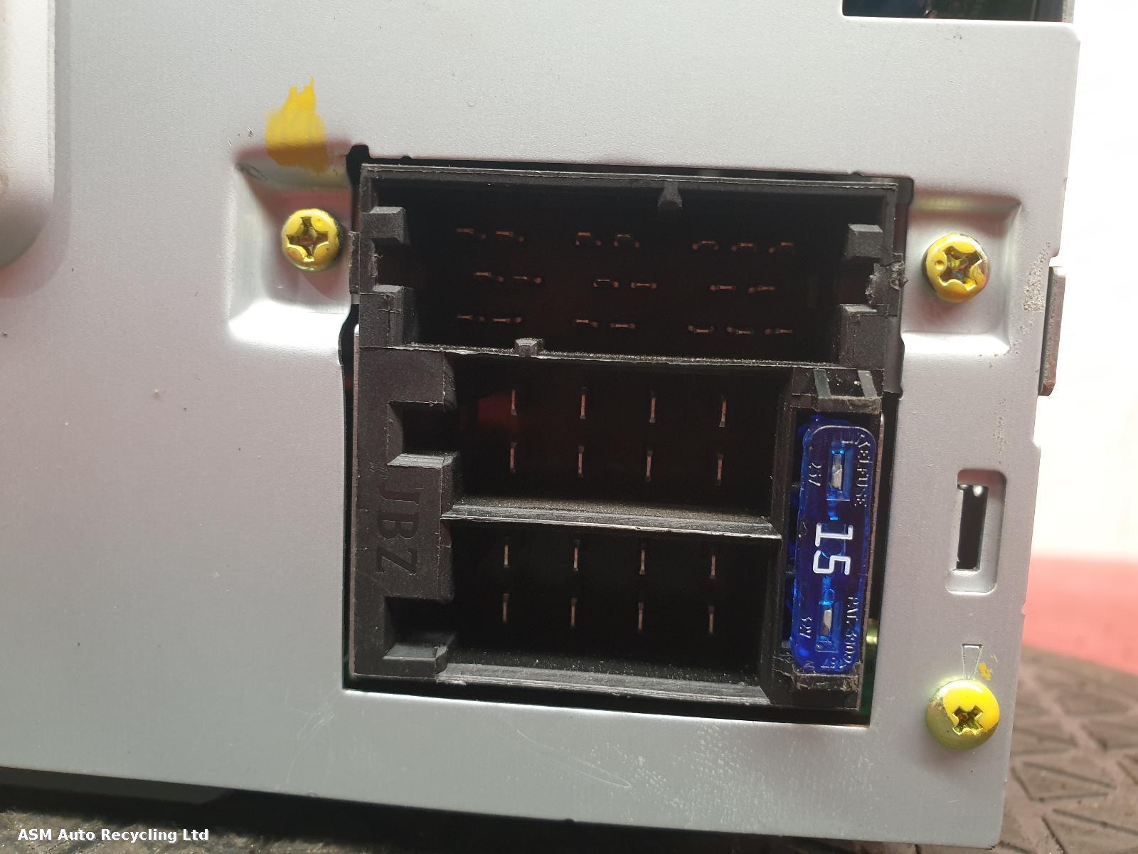 View Auto part Sat Nav Unit Kia Sportage 2011