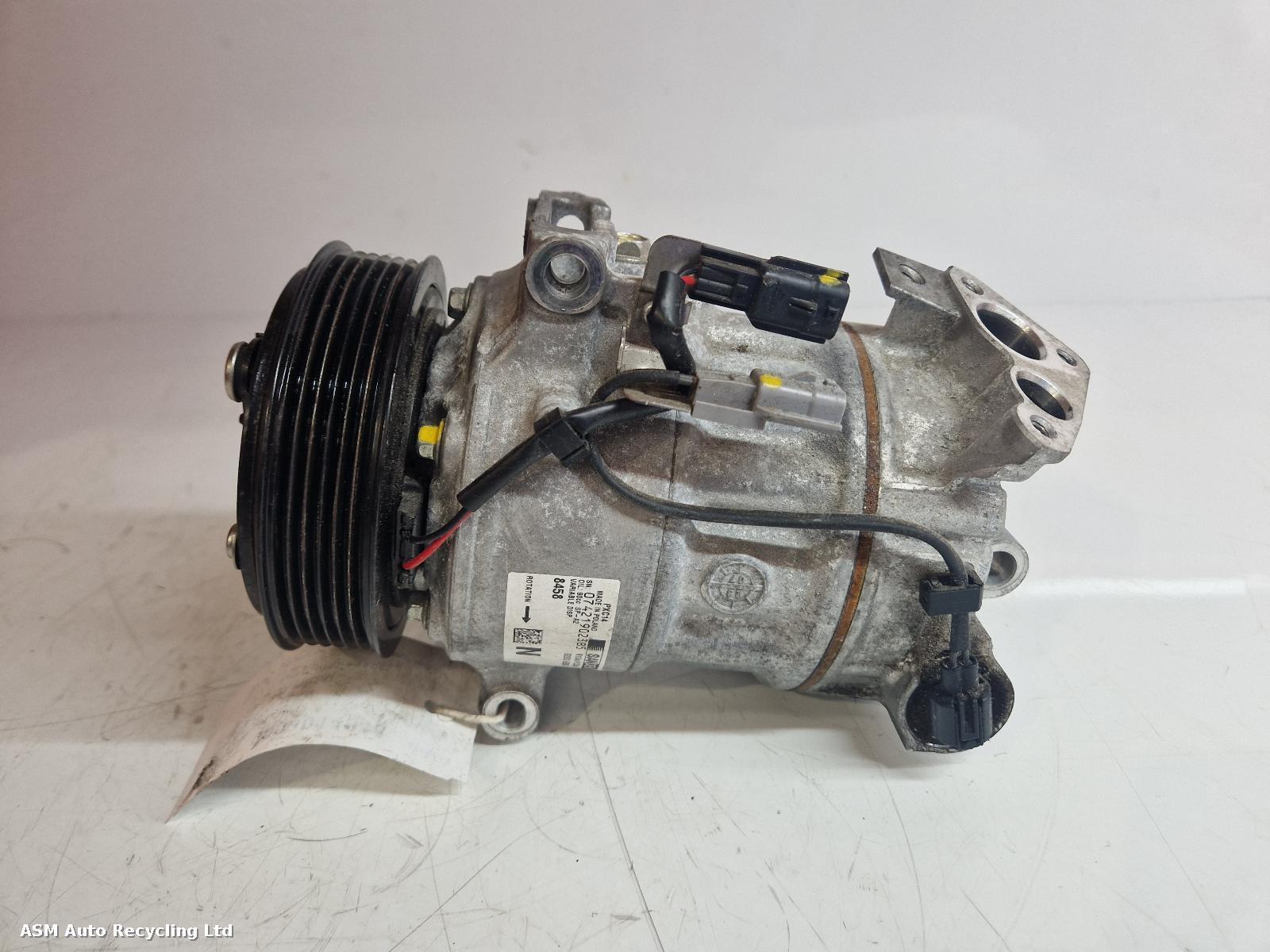 View Auto part Compressor Nissan Qashqai 2023