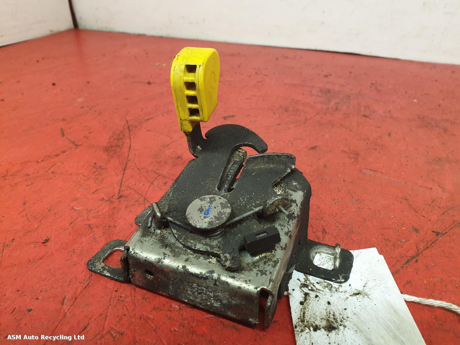 View Auto part Bonnet Latch Peugeot Bipper 2017