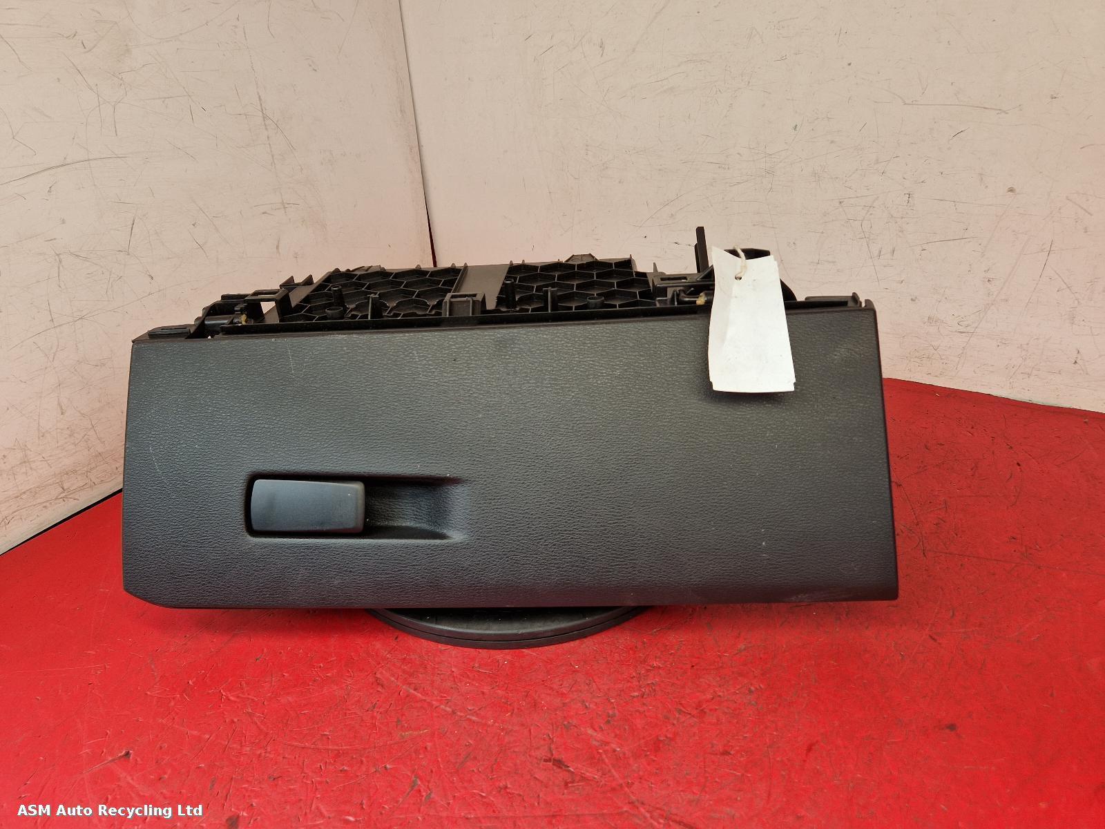View Auto part Glove Box Bmw X2 2019