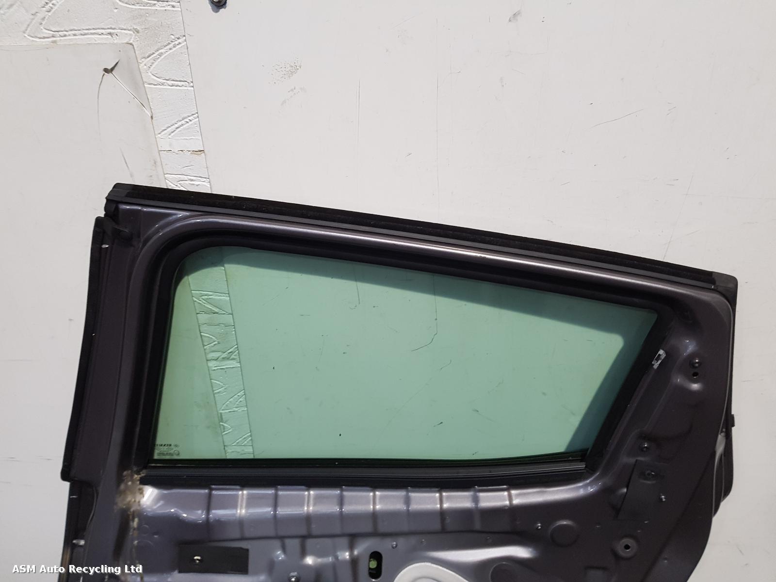 View Auto part R Rear Door Renault Clio 2015