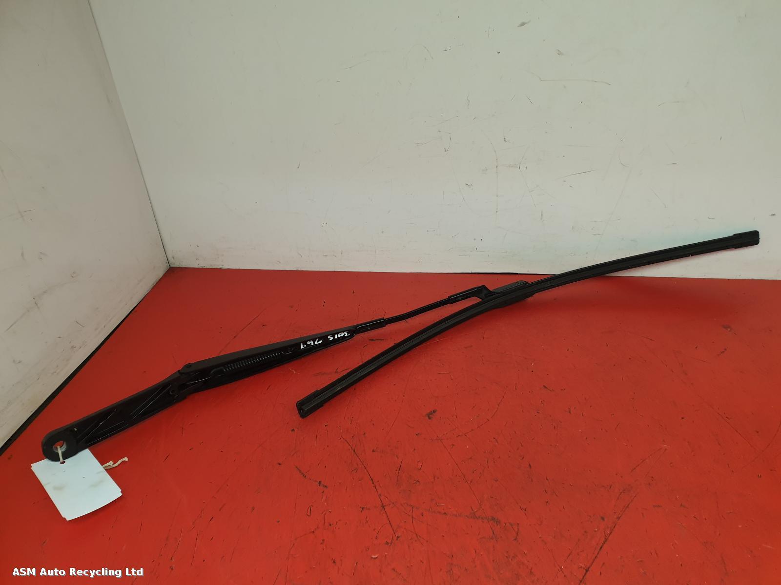 View Auto part Wiper Arm Volkswagen Golf 2020
