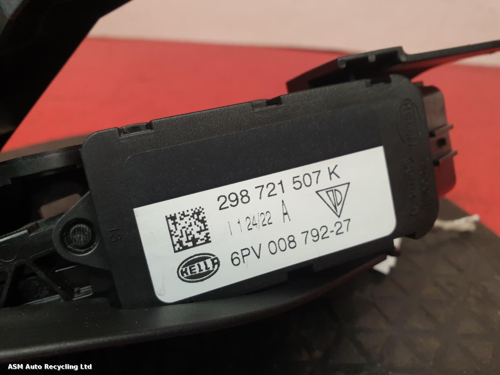 View Auto part Pedal Potentiometer Porsche 718 2022