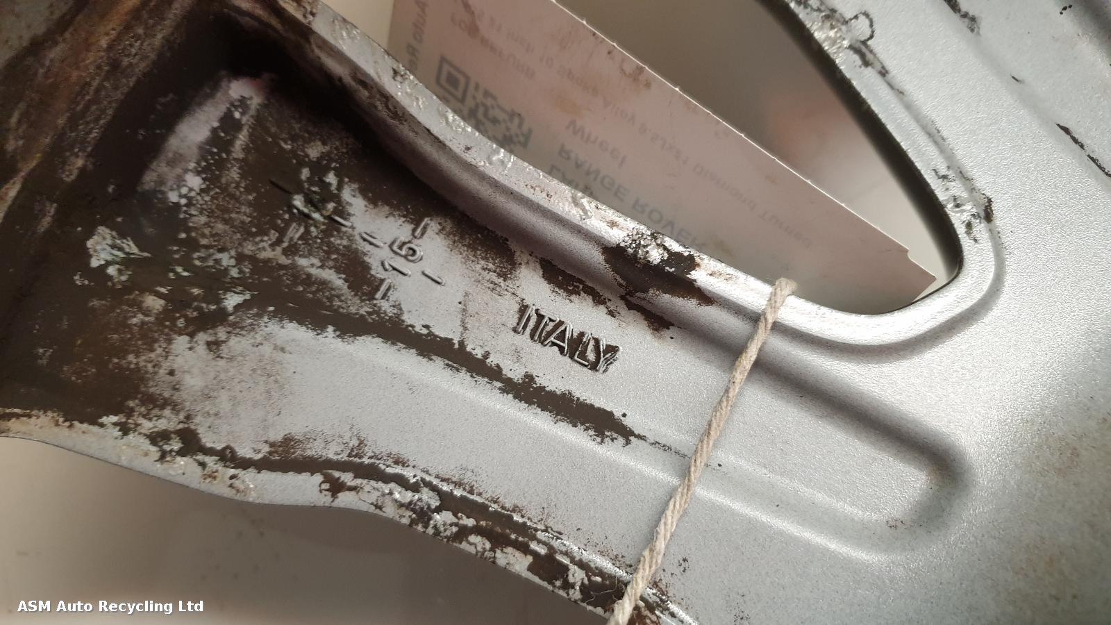 View Auto part Wheel Land Rover Range Rover 2015