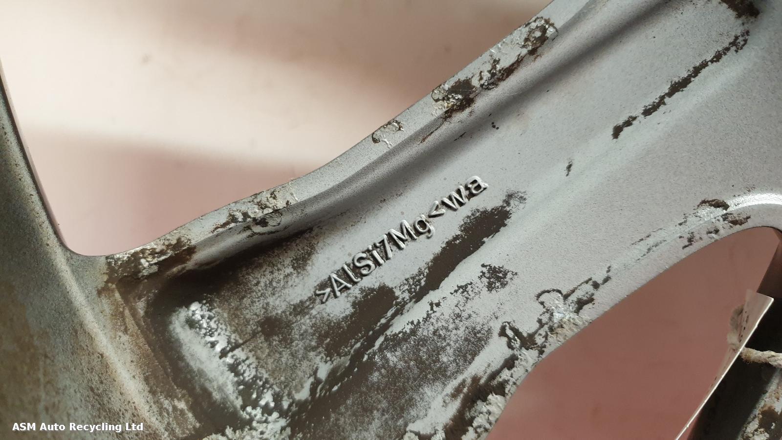 View Auto part Wheel Land Rover Range Rover 2015