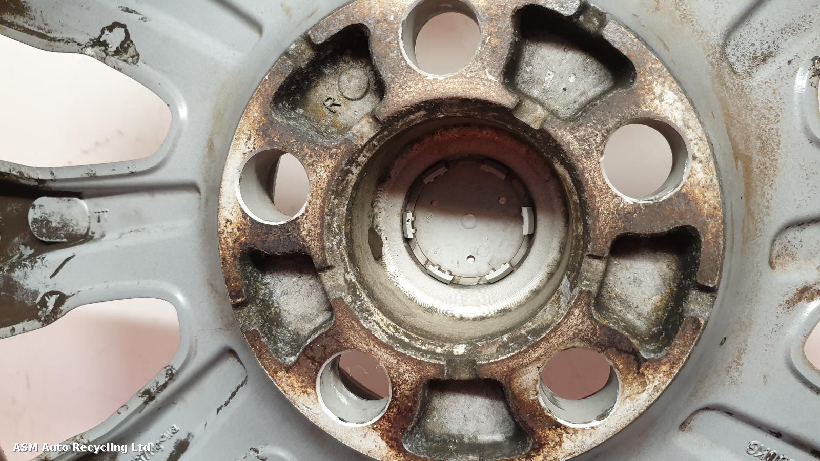 View Auto part Wheel Land Rover Range Rover 2015