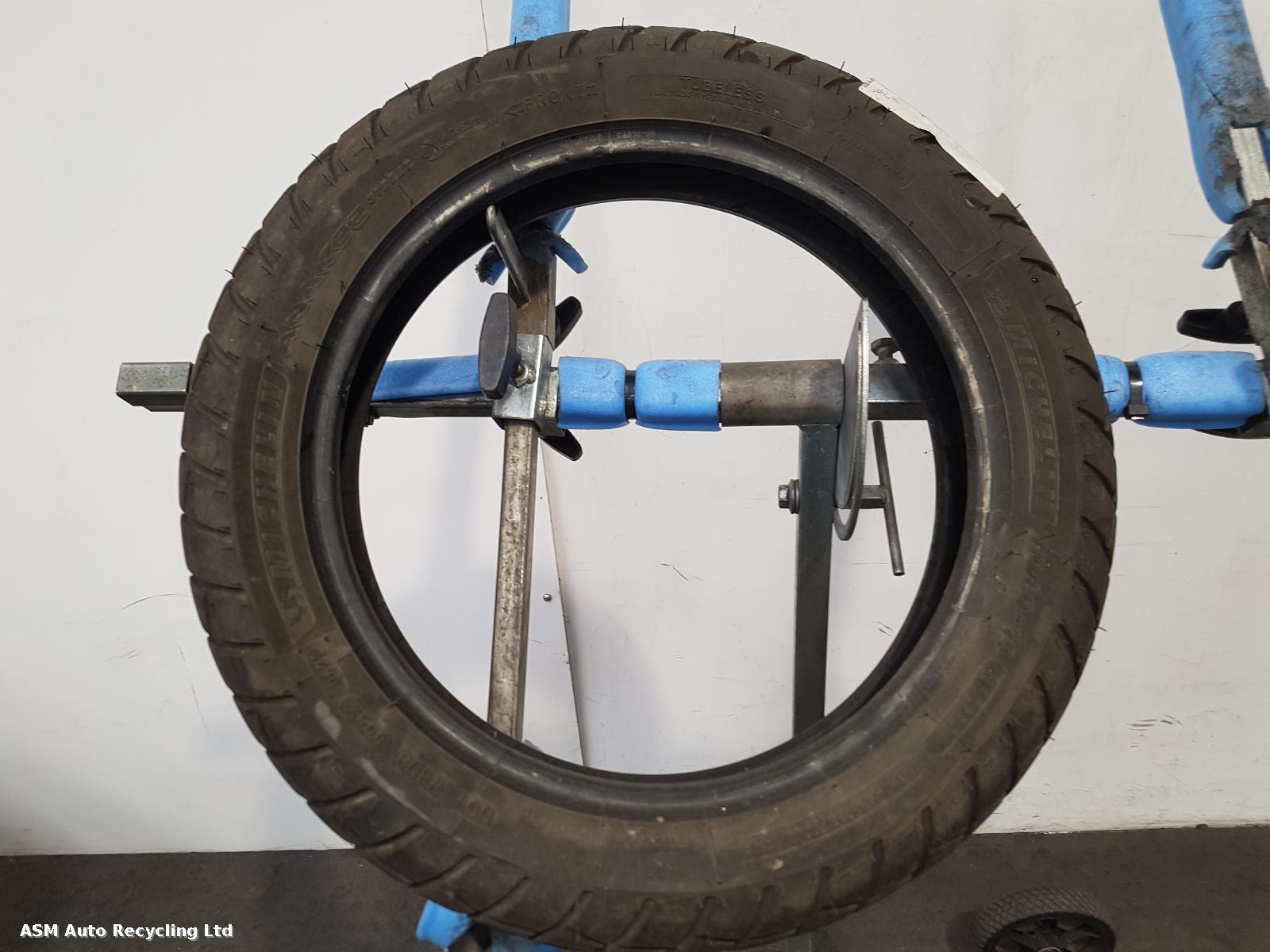 View Auto part Tyre Aprilia Sr 125 2022
